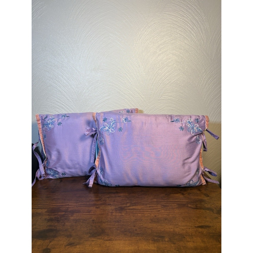 Pottery Barn Kids Throw Pillows Set Of 2 Purple Pink Floral Design Bedroom - Picture 1 of 7